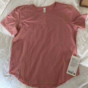 Lululemon Neck Run and Train Tee